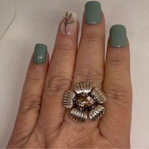 925 Sterling Silver flower ring with white horse stone